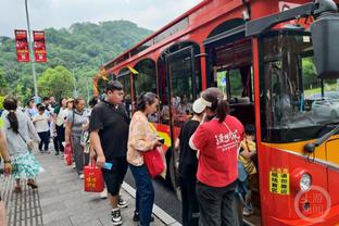 斯波：我们和76人在积分榜不相上下 今天的比赛也打得有来有回